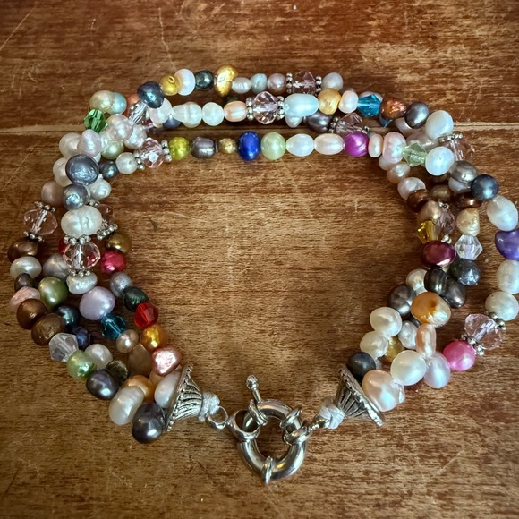 Vibrant Multicolor Pearl Beaded Bracelet - Picture 9 of 14